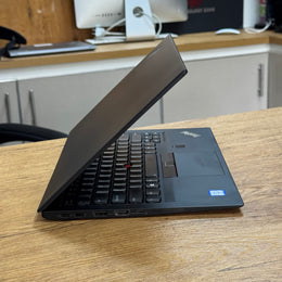 Lenovo ThinkPad X1 Carbon Gen 5 – 2-Core Intel Core i7 7th Gen | Ultra-Light Business Laptop – Certified | Checked by Technology Zone