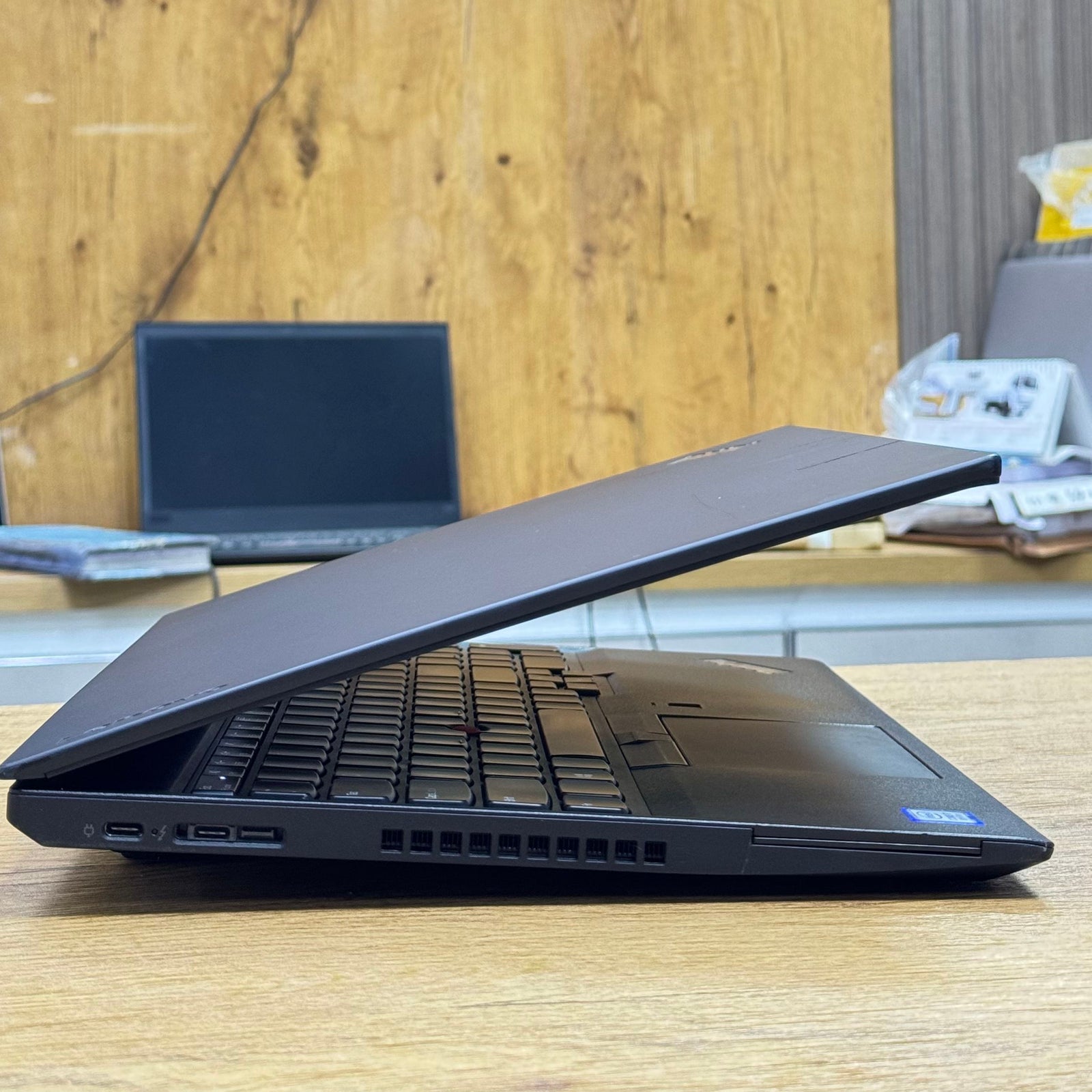 Lenovo ThinkPad P52s Mobile Workstation – Intel Core i7 (4-Core, 8th Gen) | NVIDIA Quadro P500 2GB | Full HD Display – Certified | Checked by Technology Zone