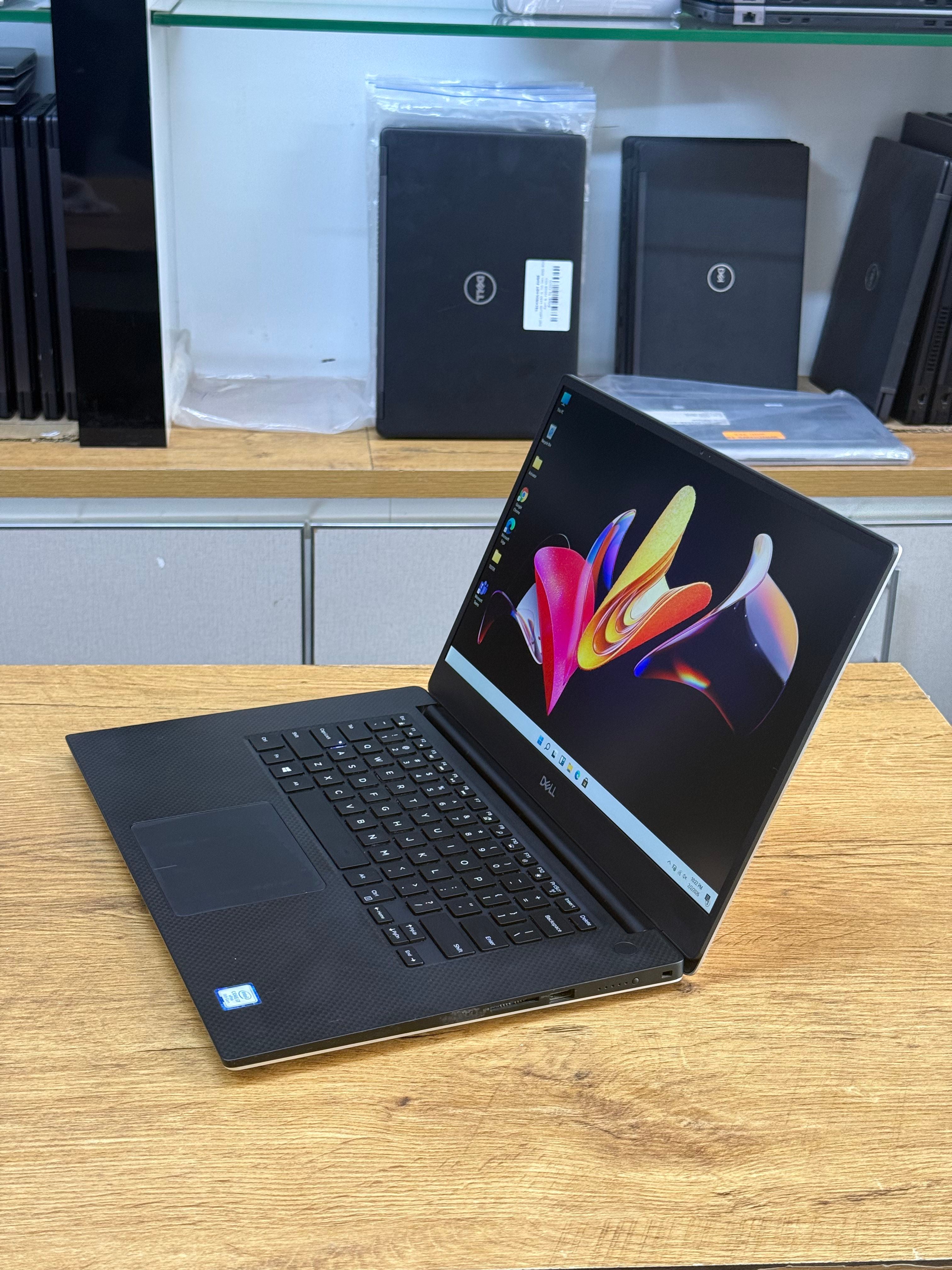 Dell Precision 5540 Mobile Workstation – Intel Core i5 (4-Core, 9th Gen) | Intel UHD Graphics 630 (Shared) | Full HD Display – Certified | Checked by Technology Zone