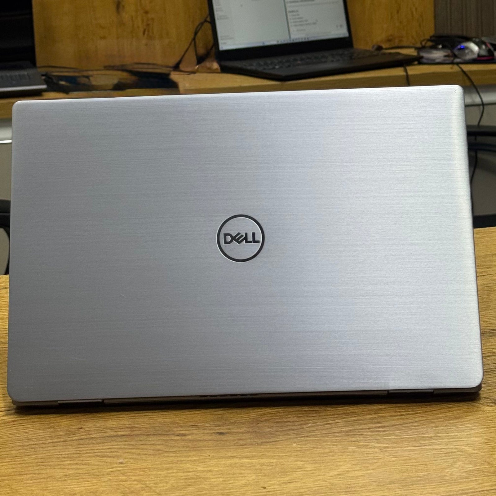 Dell Latitude 7320 – 4-Core Intel Core i7 11th Gen | Business-Class Performance – Certified | Checked by Technology Zone